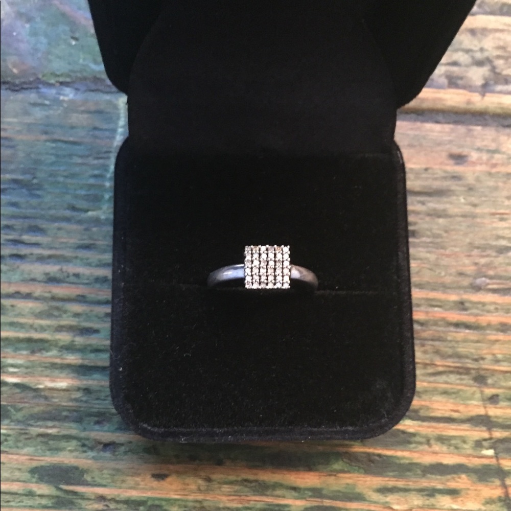 Allora NWT .5 carat Cluster Diamond Ring 💍 SALE!✨
